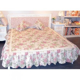 Покрывало «Large pink Rose» с оборкой